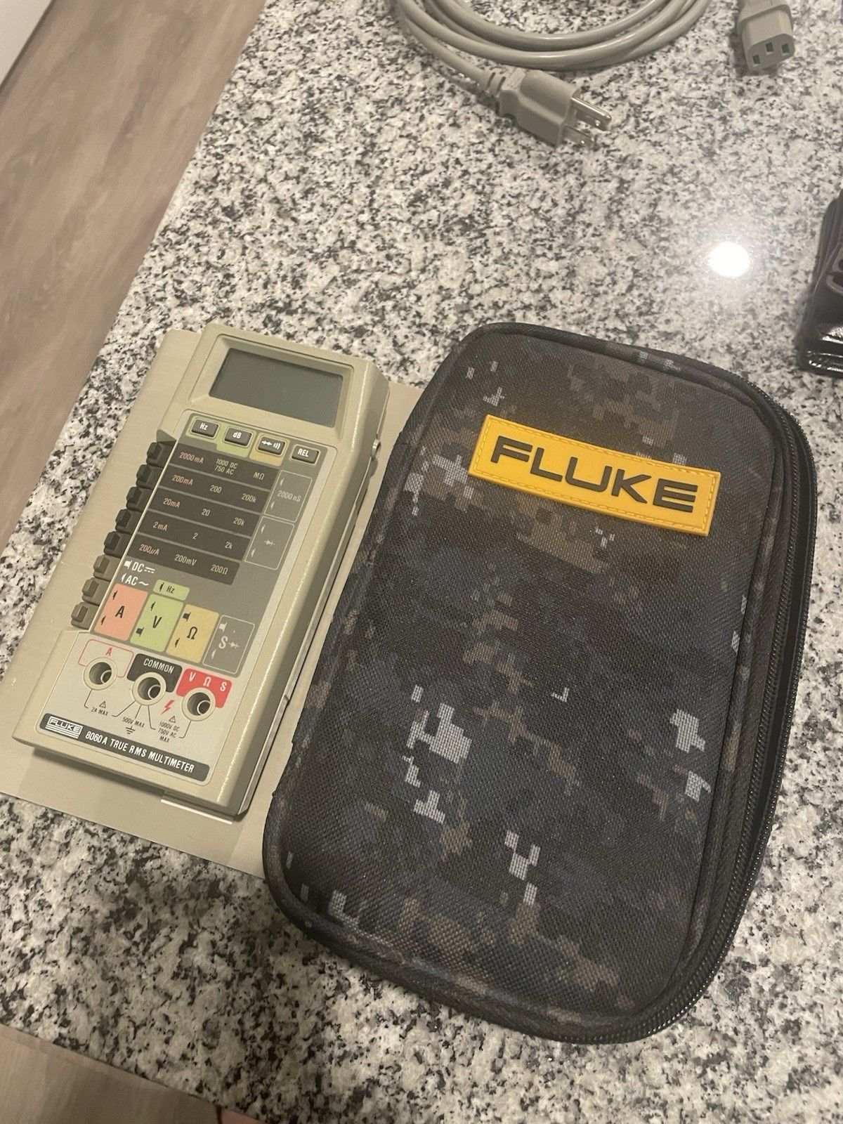 Fluke 8060 A RMS Digital Multimeter