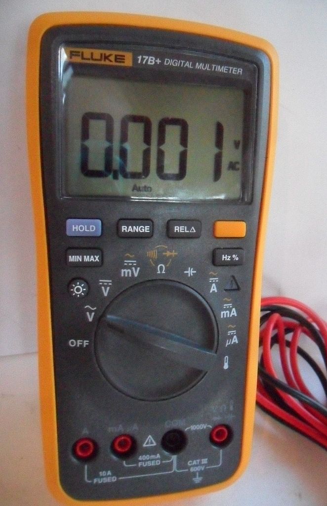Super Clean Fluke 17 B Digital Handheld Meter w Leads Multimeter Works