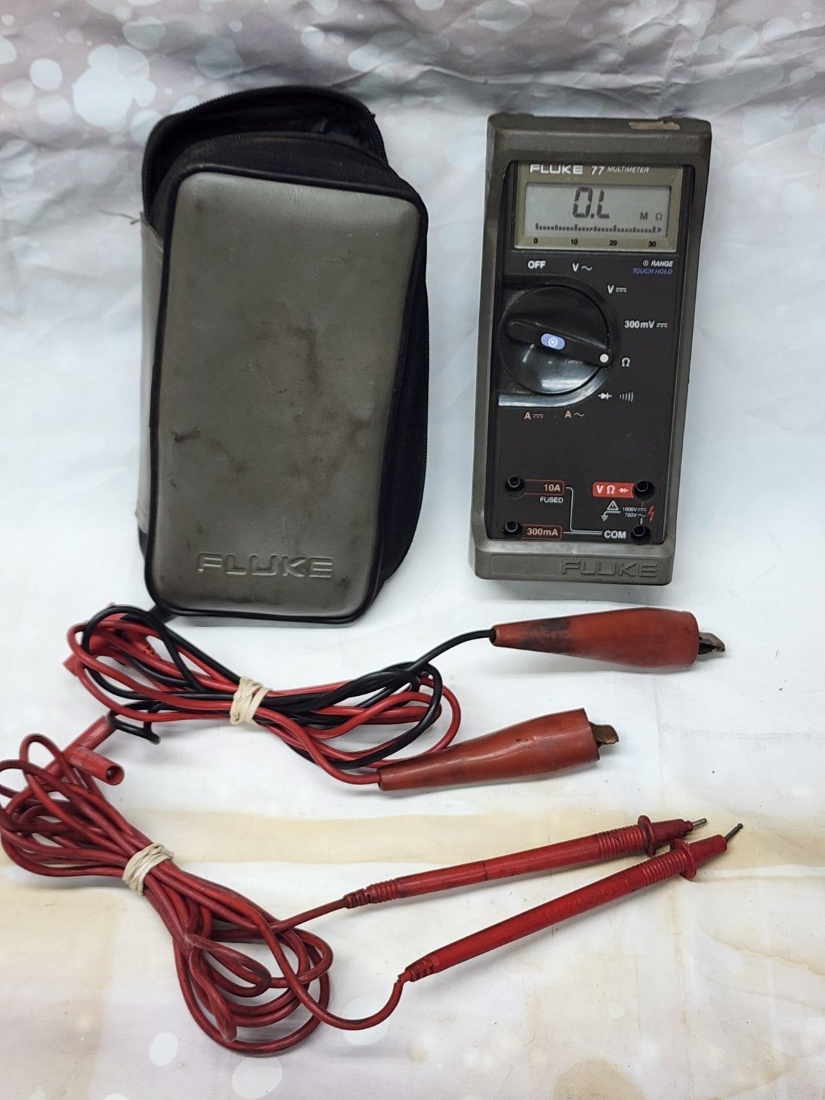 Fluke 77 Multimeter w Leads Battery Shock Resistant Case and SEE DETAILS