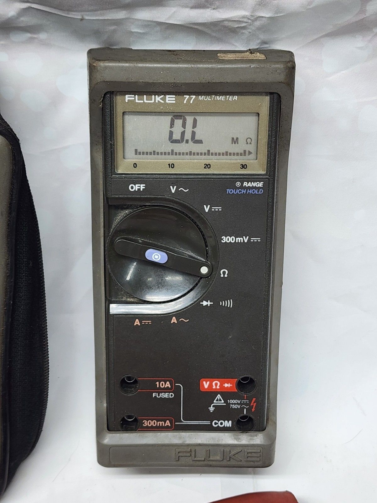 Fluke 77 Multimeter w Leads Battery Shock Resistant Case and SEE DETAILS