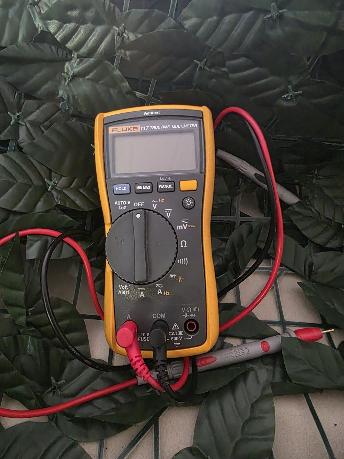 Fluke 117 True Rms Multimeter w Probes