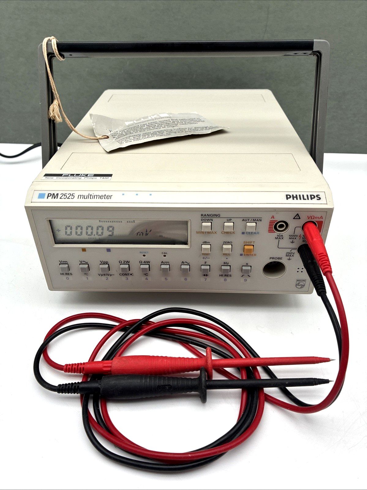 Philips Fluke PM 2525 Digital MultiMeter 033 2 Probes and Power Cord