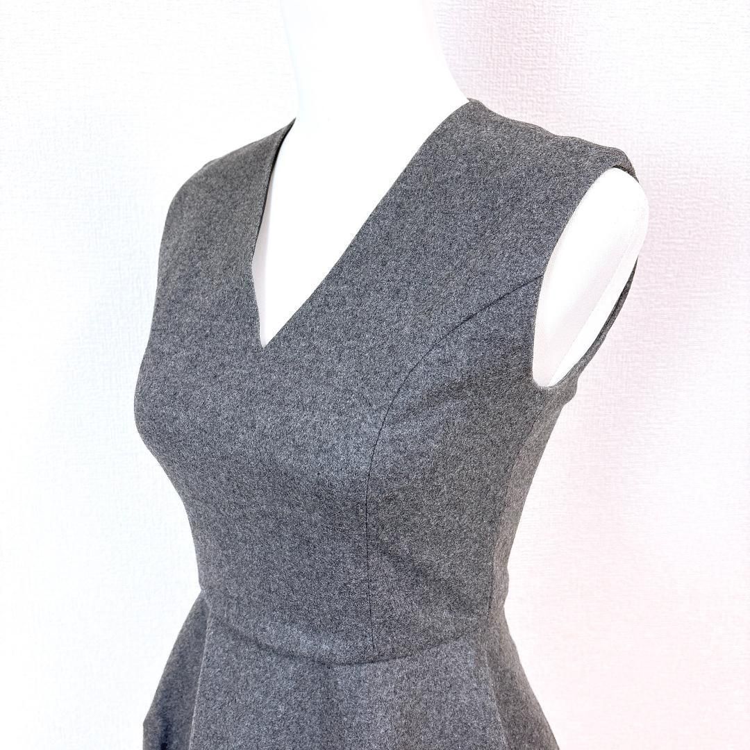 YOKOCHAN ウールノースリーブワンピース Vネック 36 濃グレー 無地