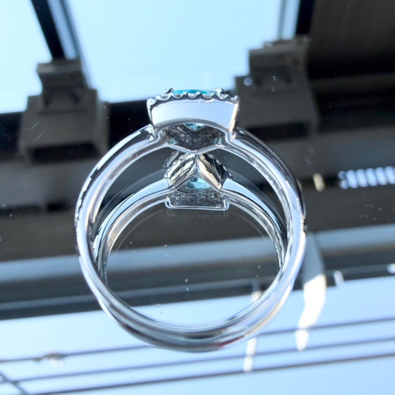 Pt900 ブラジル産 パライバトルマリン 0.33ct ダイヤモンド 0.09ct