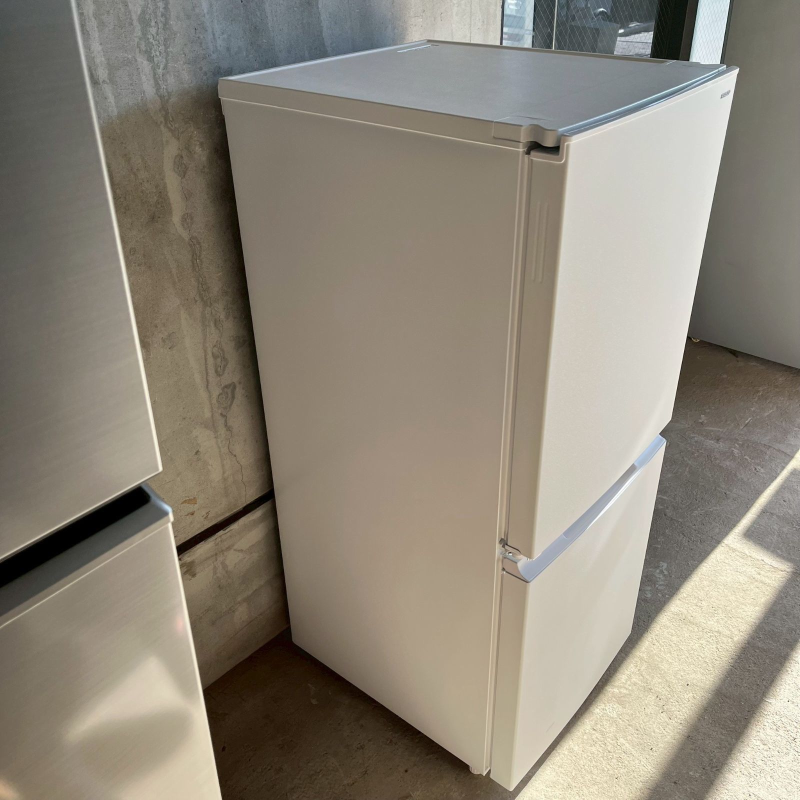 SHARP 冷蔵庫 152L 2024年製 SJ-15E4-W A08 - メルカリ