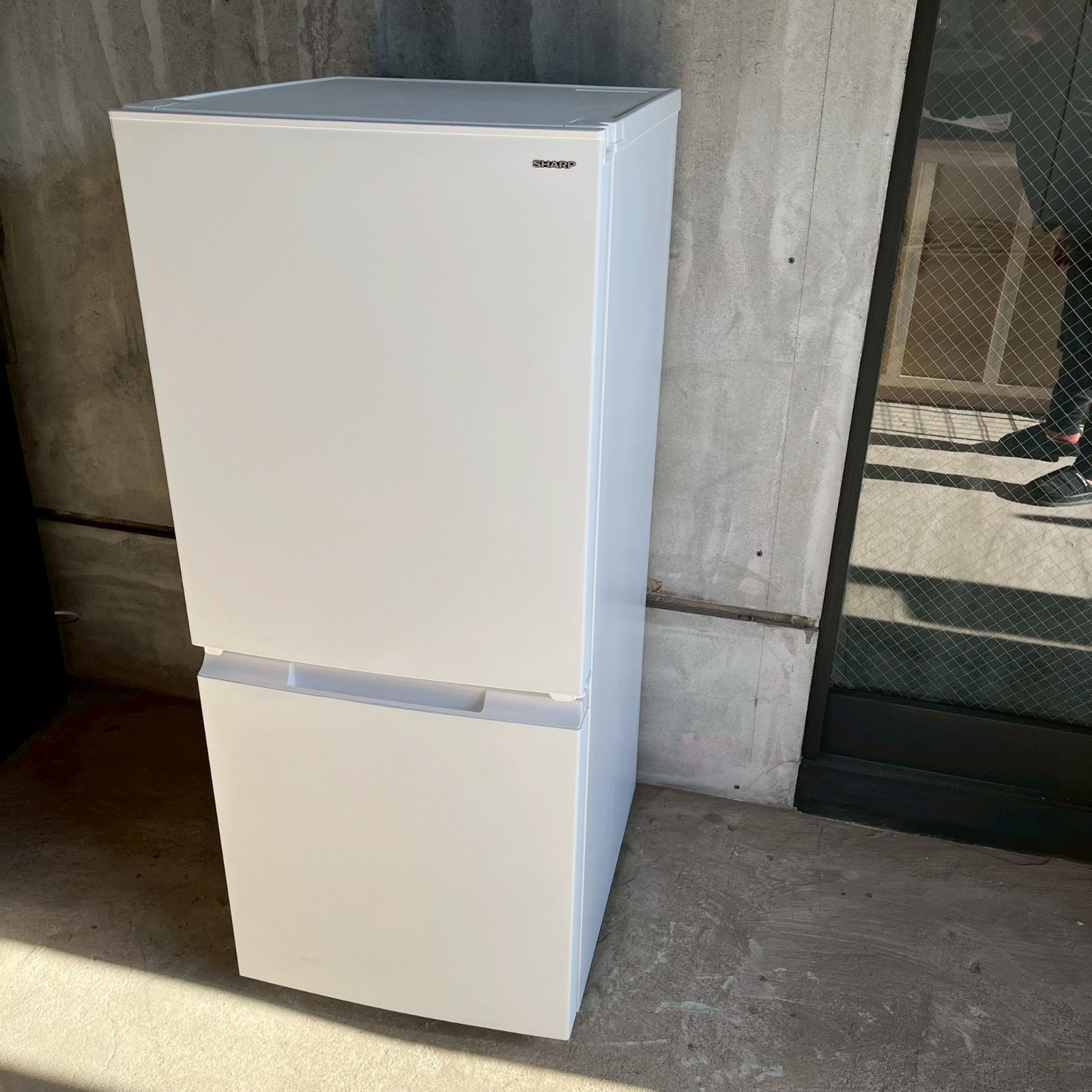 SHARP 冷蔵庫 152L 2024年製 SJ-15E4-W A08 - メルカリ