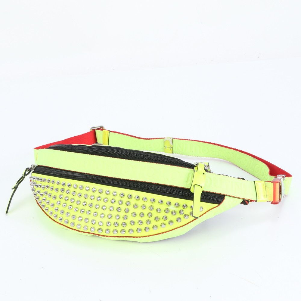 極美品 クリスチャンルブタン スタッズ レザー ボディバッグ 斜め掛け