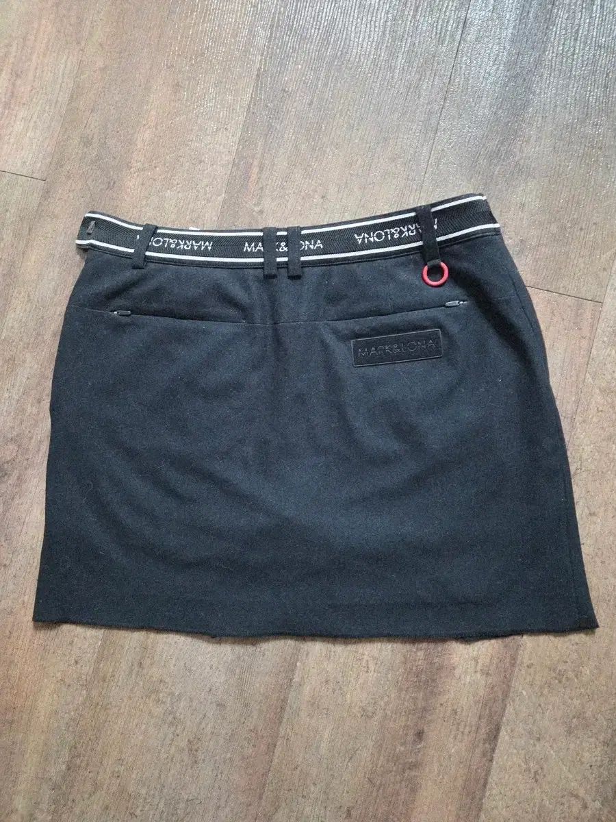 MARK&LONA マークアンドロナ ブラック ゴルフ ハーフパンツ 70号