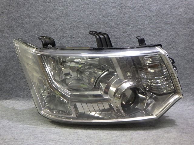 デリカD5 ヘッドライト 左右 HID CV 前期 100-87918 バラスト付