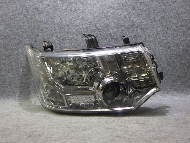 デリカD5 右ヘッドライト HID CV 前期 100-87918 バラスト付 ミツビシ