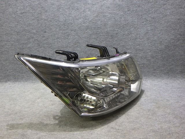 デリカD5 右ヘッドライト HID CV 前期 100-87918 バラスト付 ミツビシ