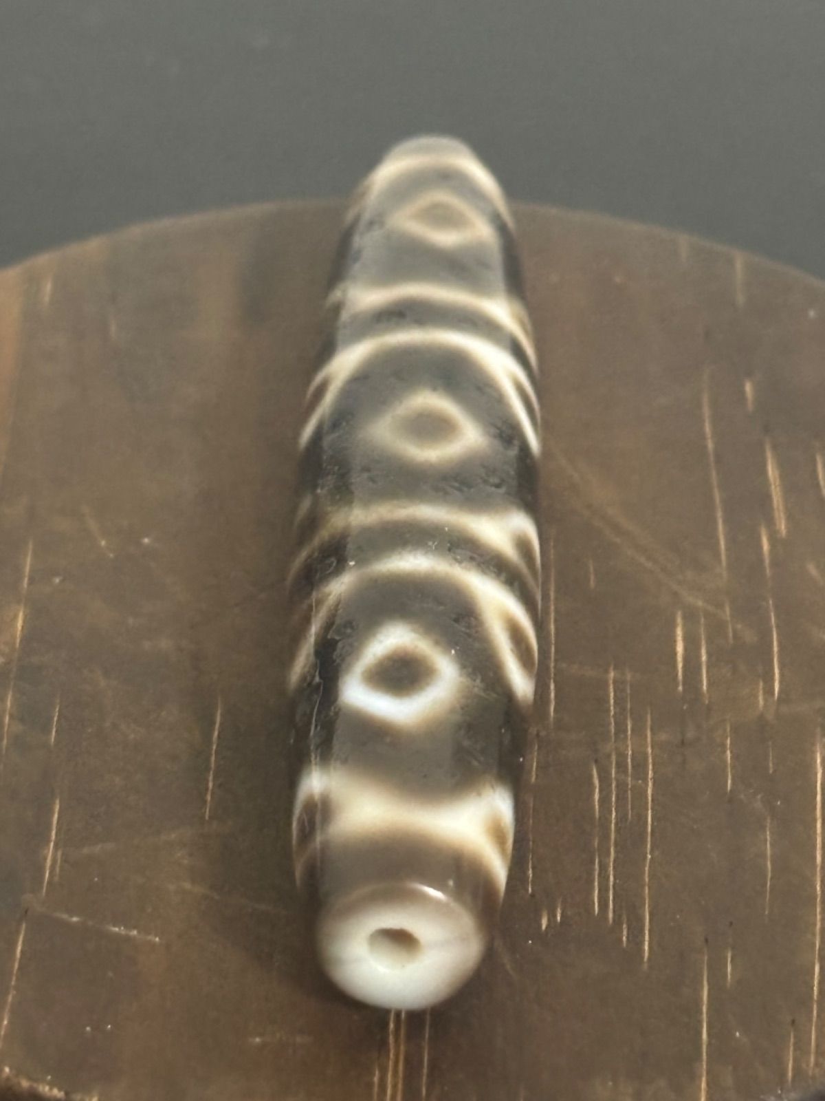 西蔵老礦古代伝承 金剛虎牙 九眼天珠 - メルカリ