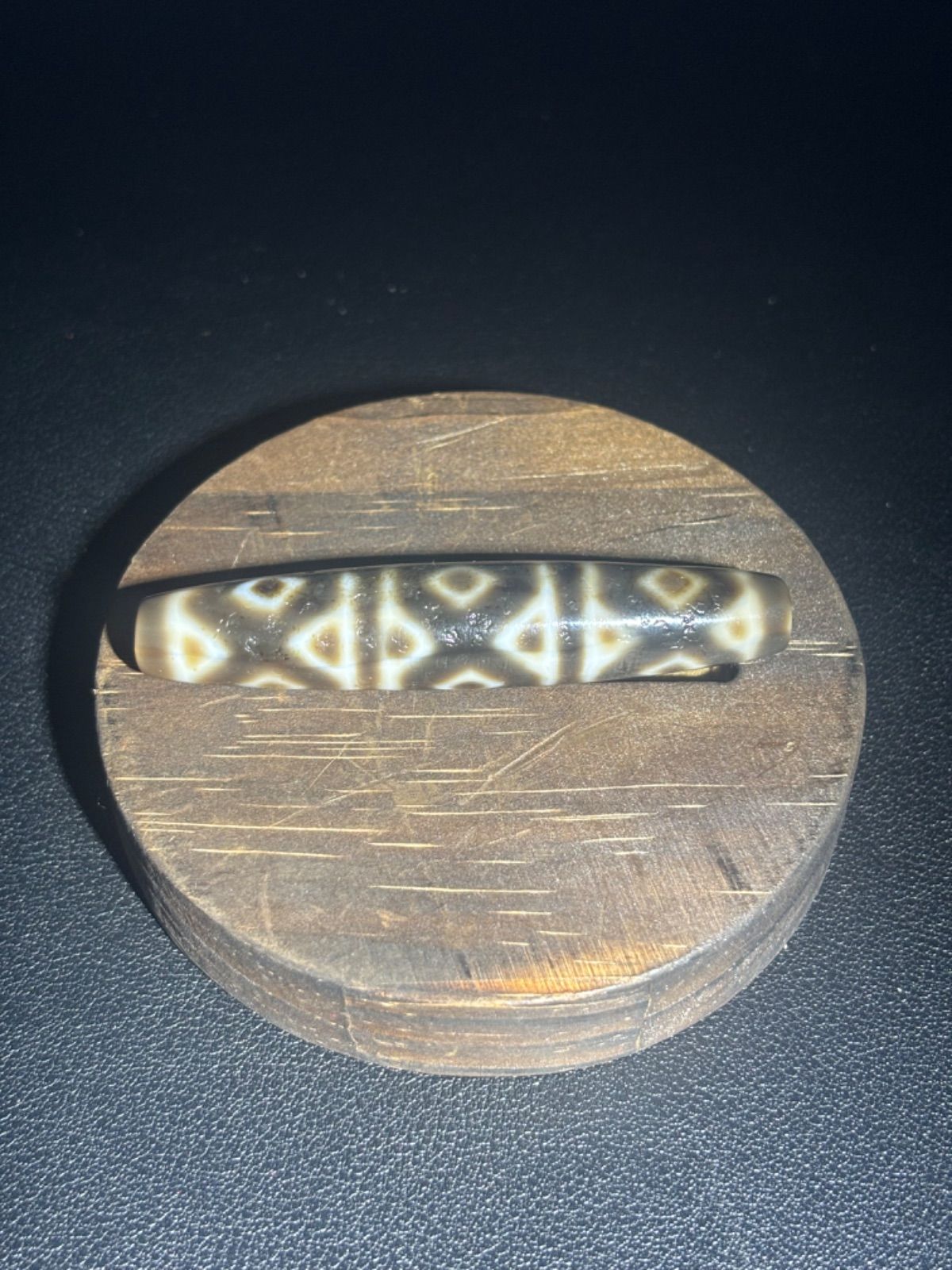 西蔵老礦古代伝承 金剛虎牙 九眼天珠 - メルカリ