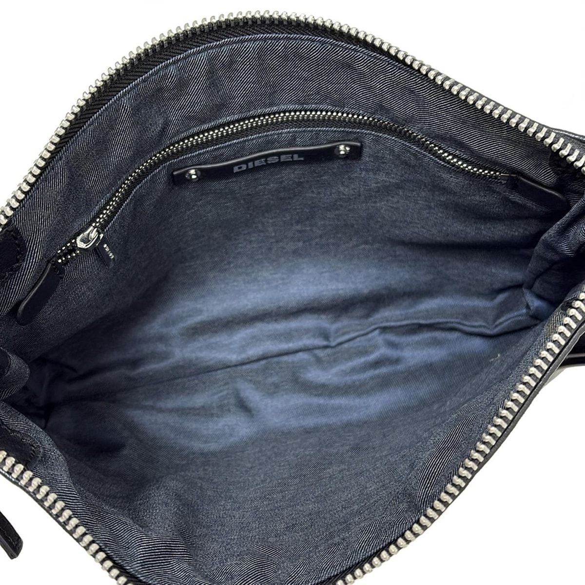 DIESEL(ディーゼル) ショルダーバッグ美品 黒×シルバー チェーン 