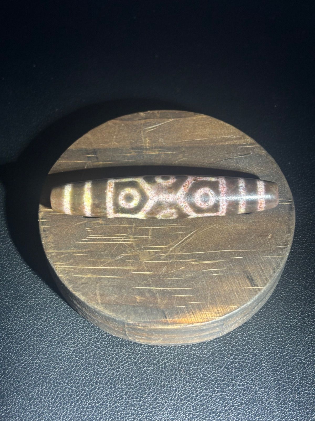 西蔵老礦古代伝承 朱砂 亀甲 九眼天珠 - メルカリ