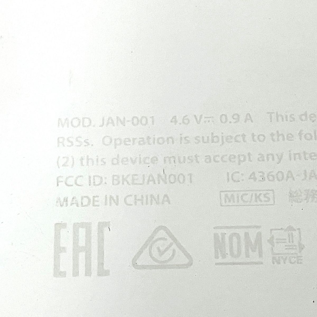 001 携帯ゲーム機