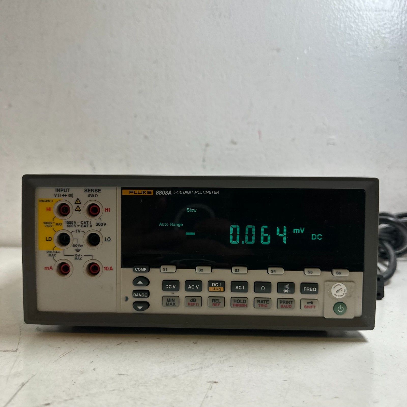 Fluke 8808 A White Gray 5 1 2 Digit Versatile Bench Digital Multimeter