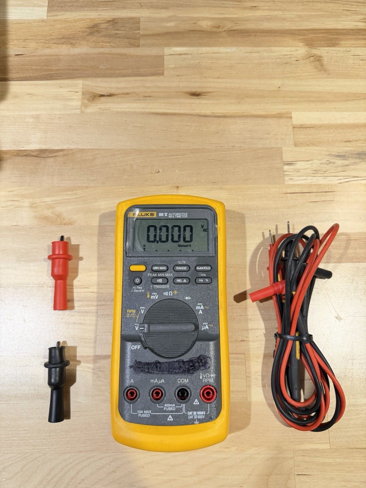 FLUKE 88 V AUTOMOTIVE MULTIMETER W LEADS CLIPS SHIPS