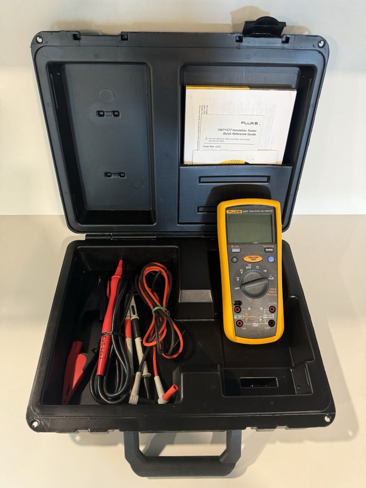FLUKE 1577 INSULATION MULTIMETER W LEADS CASE