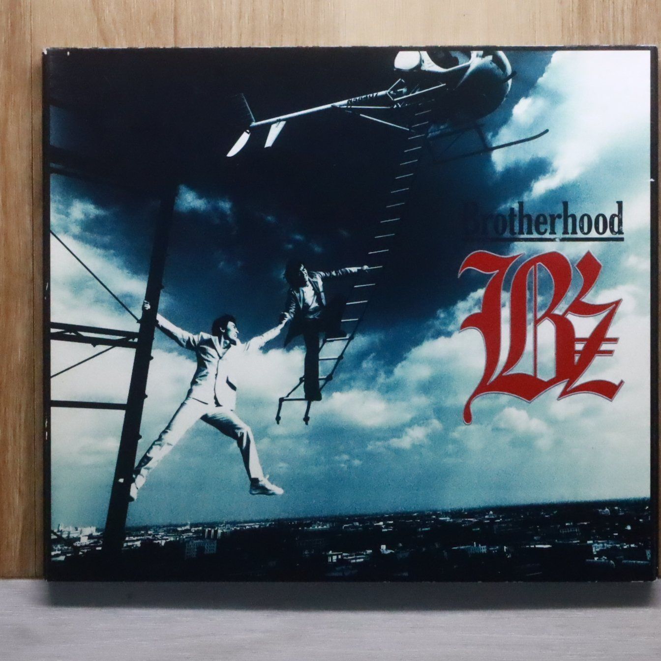 邦楽 B'z ACTION & Brotherhood Amazon.co.jp: ACTION - B'z: ミュージック