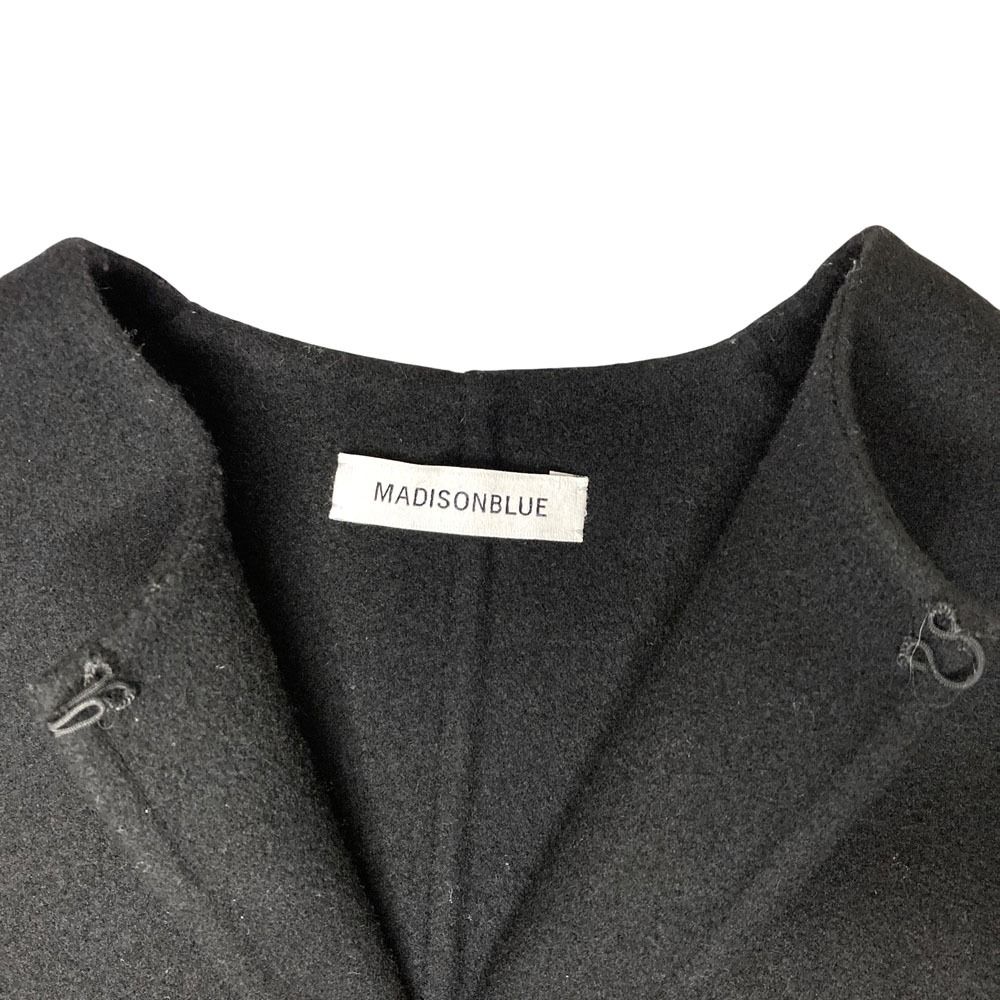 Madisonblue REVER SIDE SLIT CAPE ブラック 【公式通販】