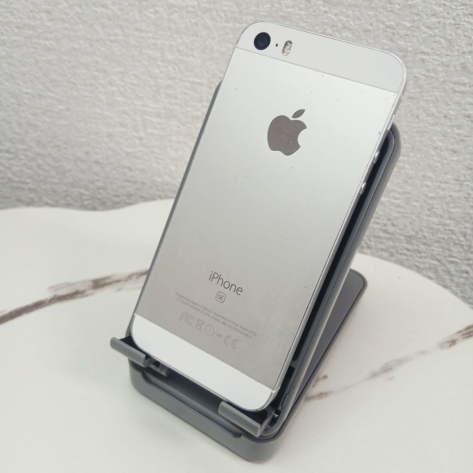 iPhoneSE シルバー 16GB 003 - メルカリ iPhone SE 16GB シルバー