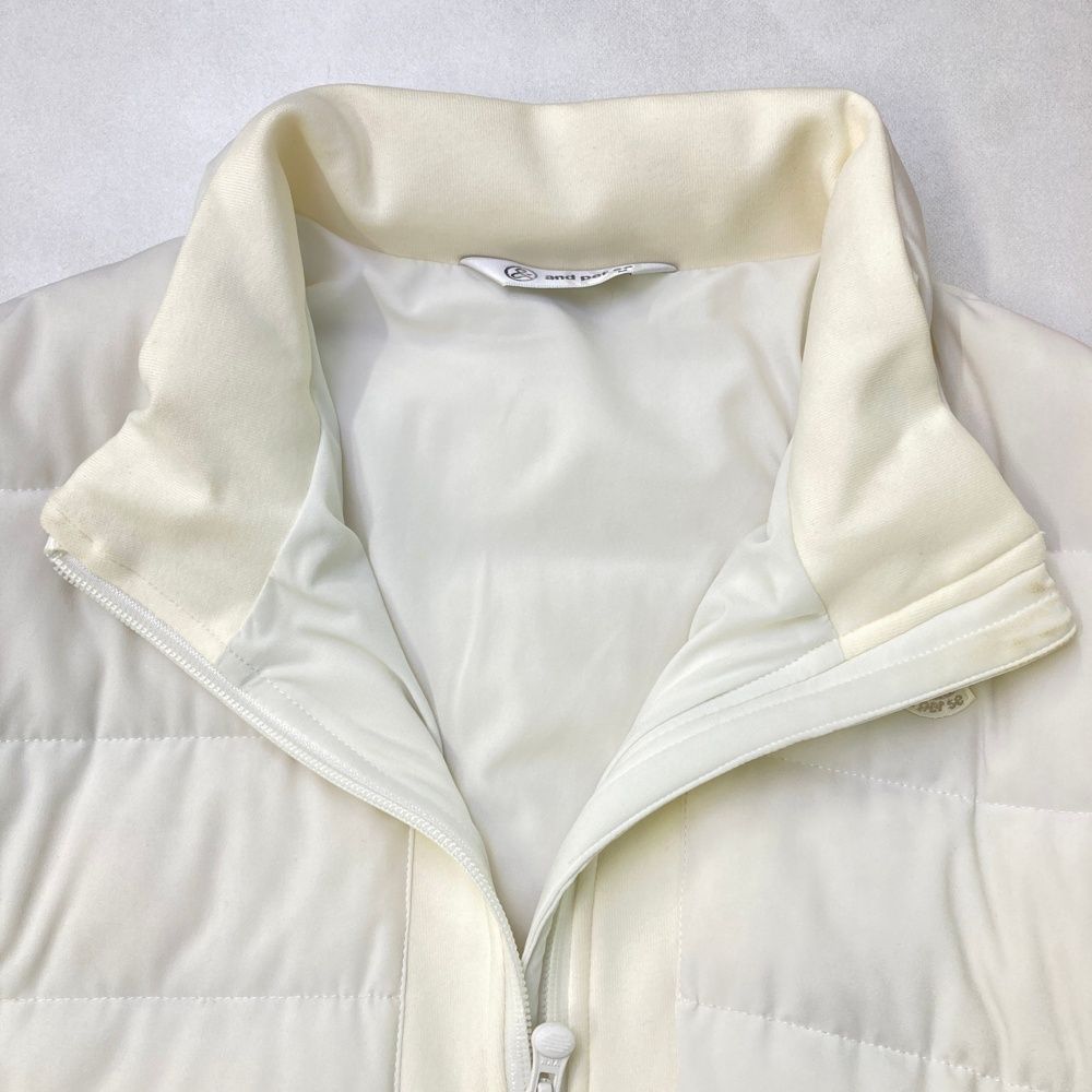 サイズ：M AND PER SE アンパスィ ダウンジャケット ワッペン ホワイト