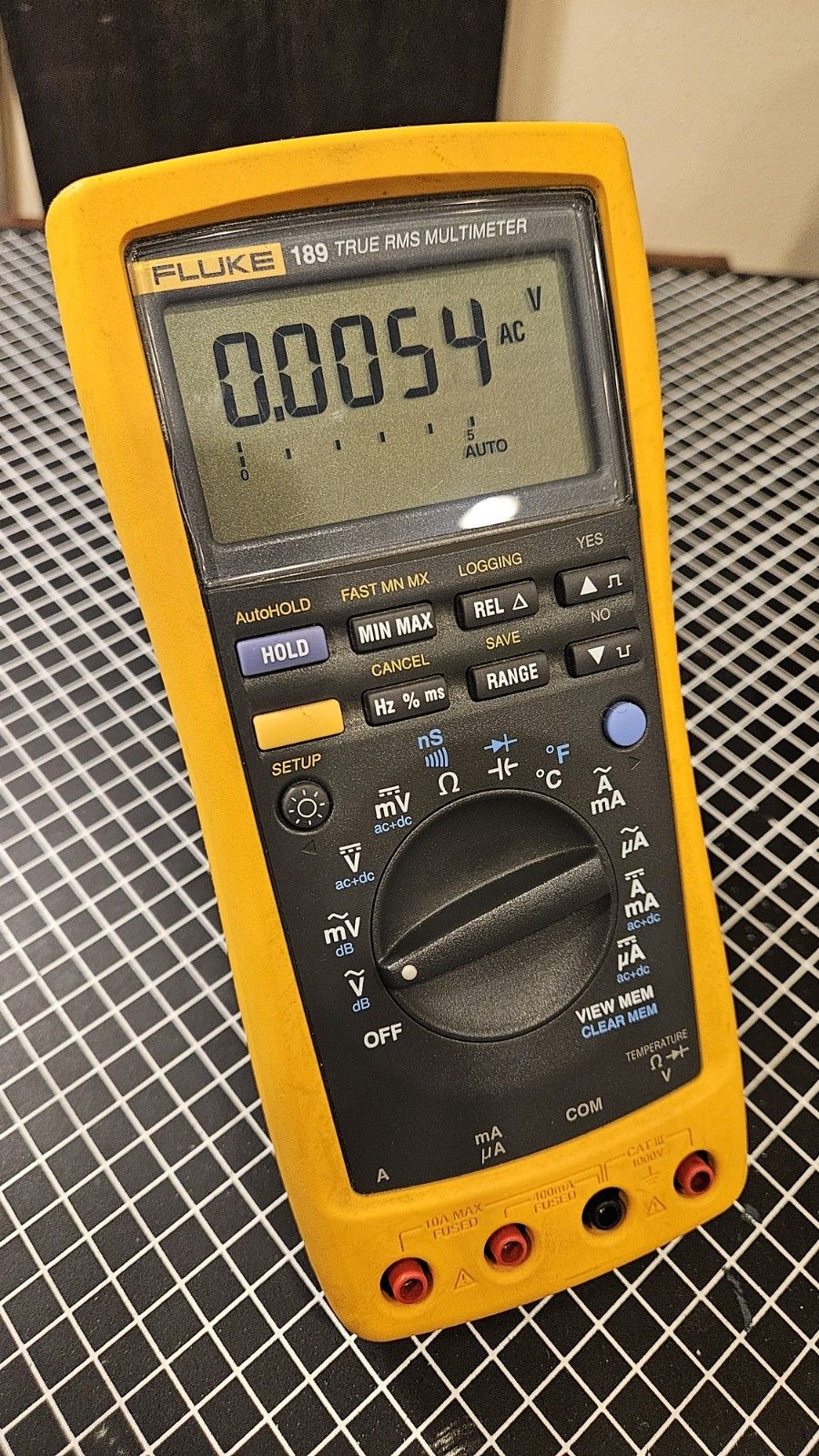 FLUKE?189 True RMS Multimeter READ DESCRIPTIONClean