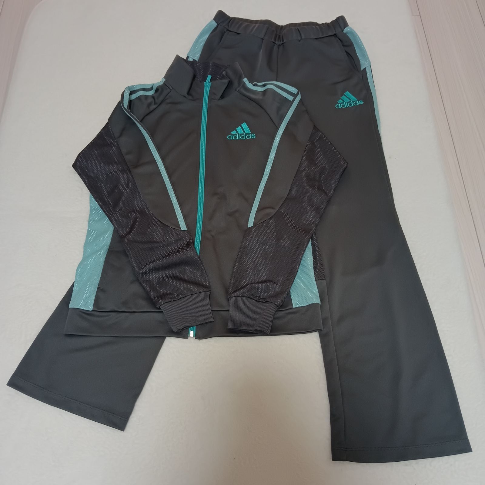 adidas アディダス】レディース トレーニングウェア セットアップ 