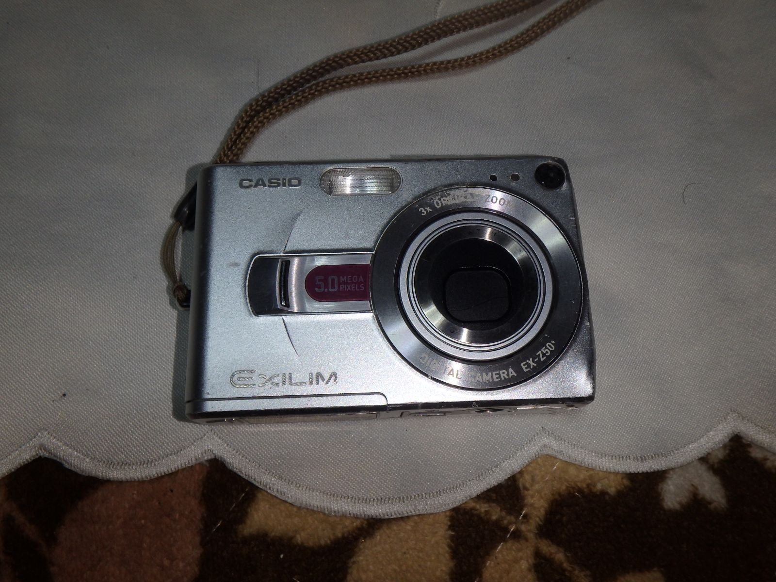 動作品！　CASIO EXILIM EX-Z50 コンパクトデジタルカメラ 動作品 カシオ EX-Z50 EXILIM デジタルカメラ - メルカリ