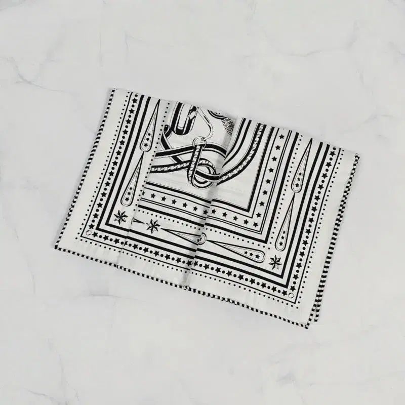 エルメス グランド ララ バンダナ 55 ツイリー シルク レディース