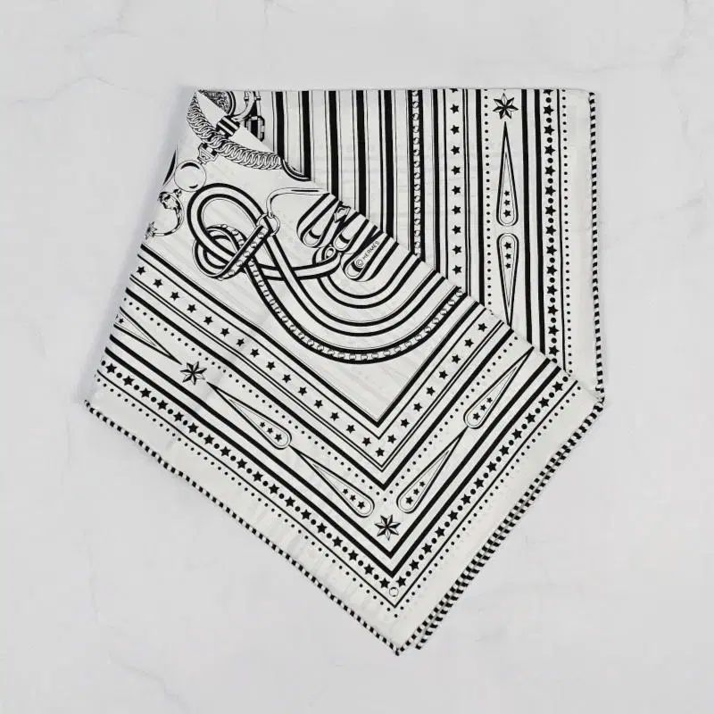 エルメス グランド ララ バンダナ 55 ツイリー シルク レディース