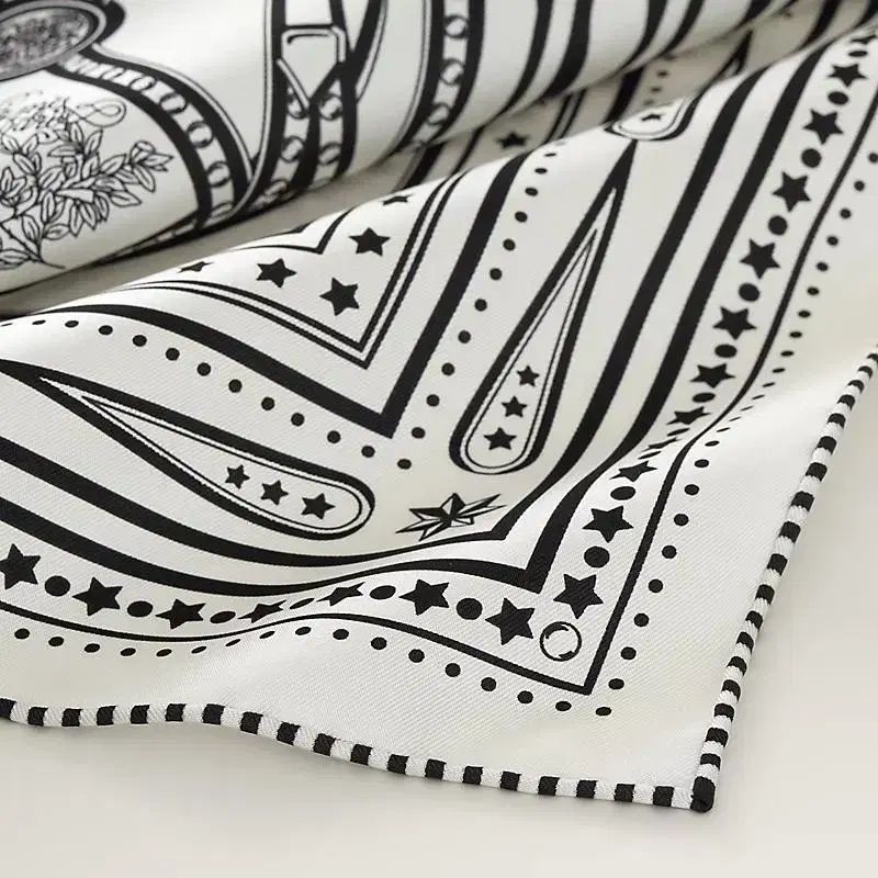 エルメス グランド ララ バンダナ 55 ツイリー シルク レディース