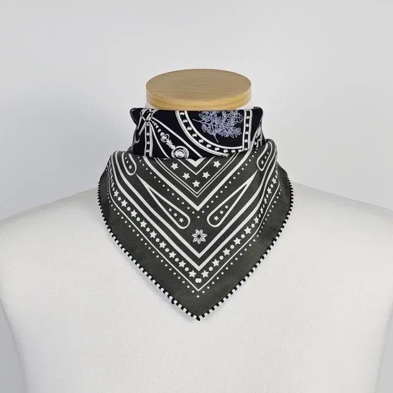 エルメス グランド ララ バンダナ 55 ツイリー シルク レディース