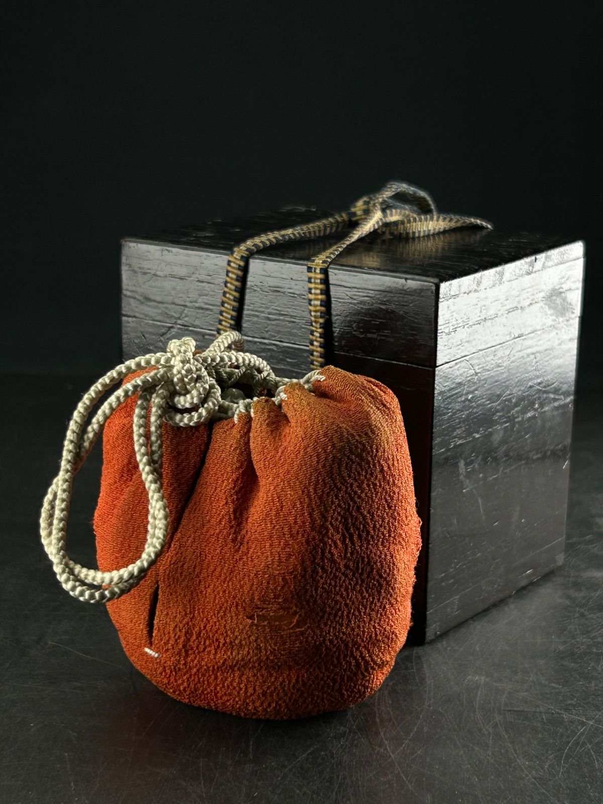 幽玄】時代 青磁龍香合 共箱 茶器 茶道具 香合 香炉 - メルカリ