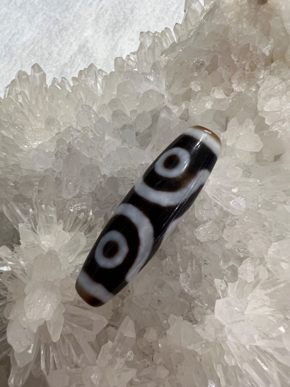 新規開店セール】一点のみ 高品質 チベット至純天珠 三眼天珠 - メルカリ