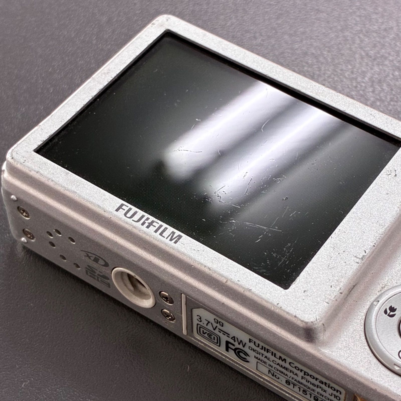 FUJIFILM FINEPIX J10 デジカメ コンデジ ジャンク】FUJIFILM FinePix J10 デジタルカメラ シルバー コンデジ