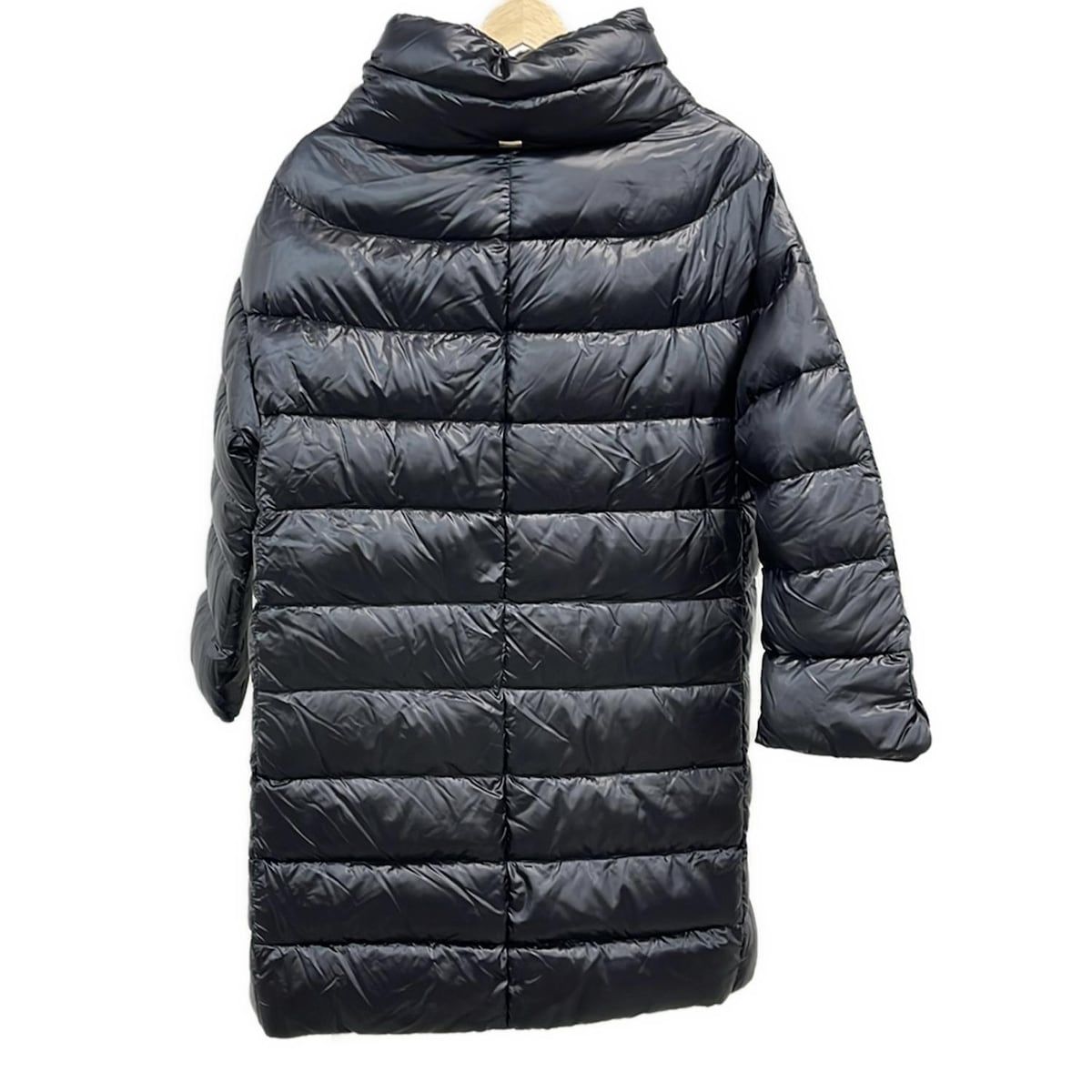 HERNO(ヘルノ) ダウンコート サイズ42 M レディース美品 - 黒 HERNO(ヘルノ) ダウンコート サイズ42 M レディース美品 - 黒