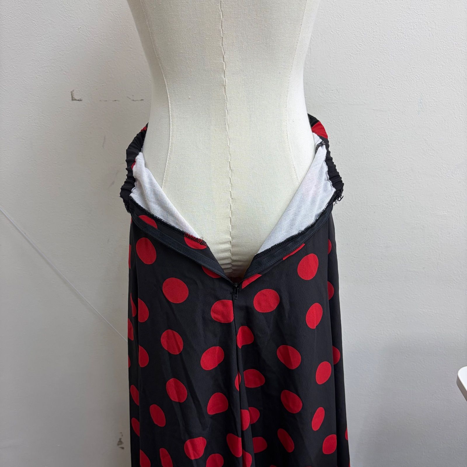 フラメンコ衣装 スカート ファルダ 黒 ブラック 赤 ドット 裾フリル