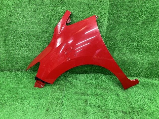フィット GK4 左フロントフェンダー 13G Sパッケージ 4WD 60261-T5A-J00ZZ R81