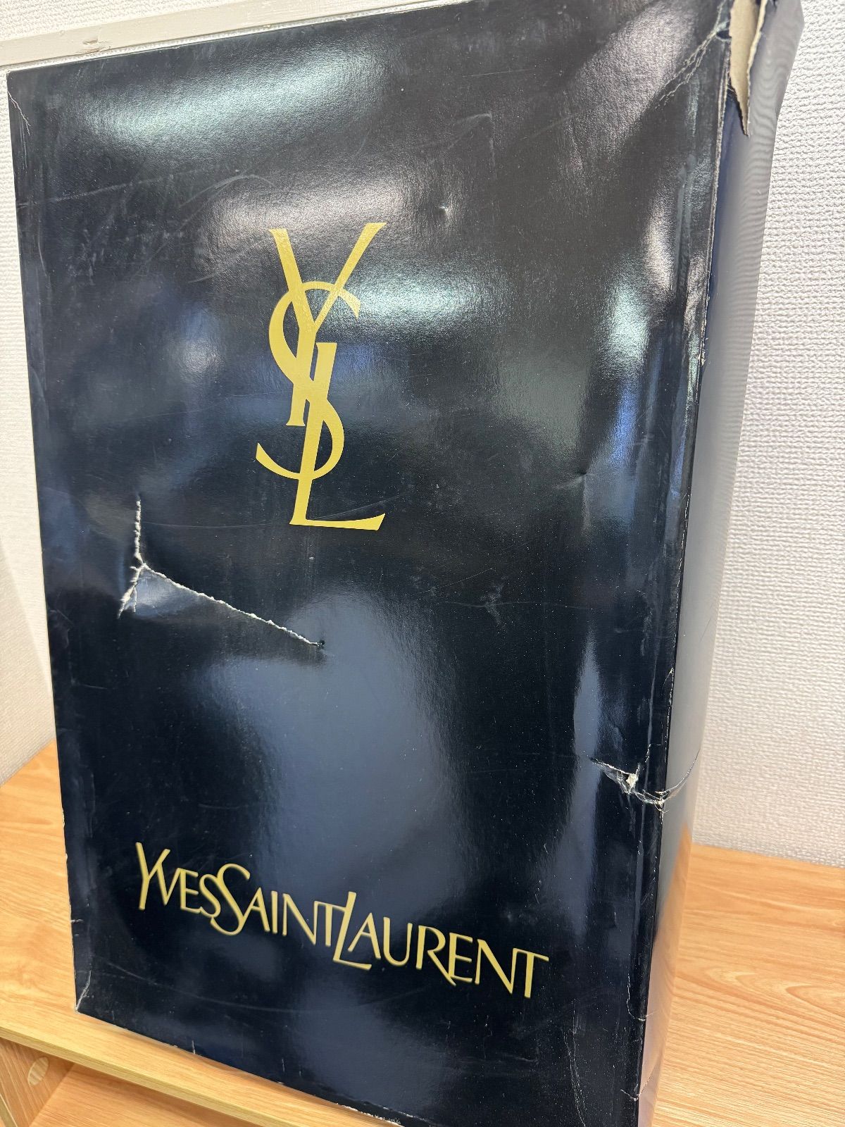 イヴ・サンローラン YSLロゴ総柄アクリルニューマイヤー毛布 イヴサン