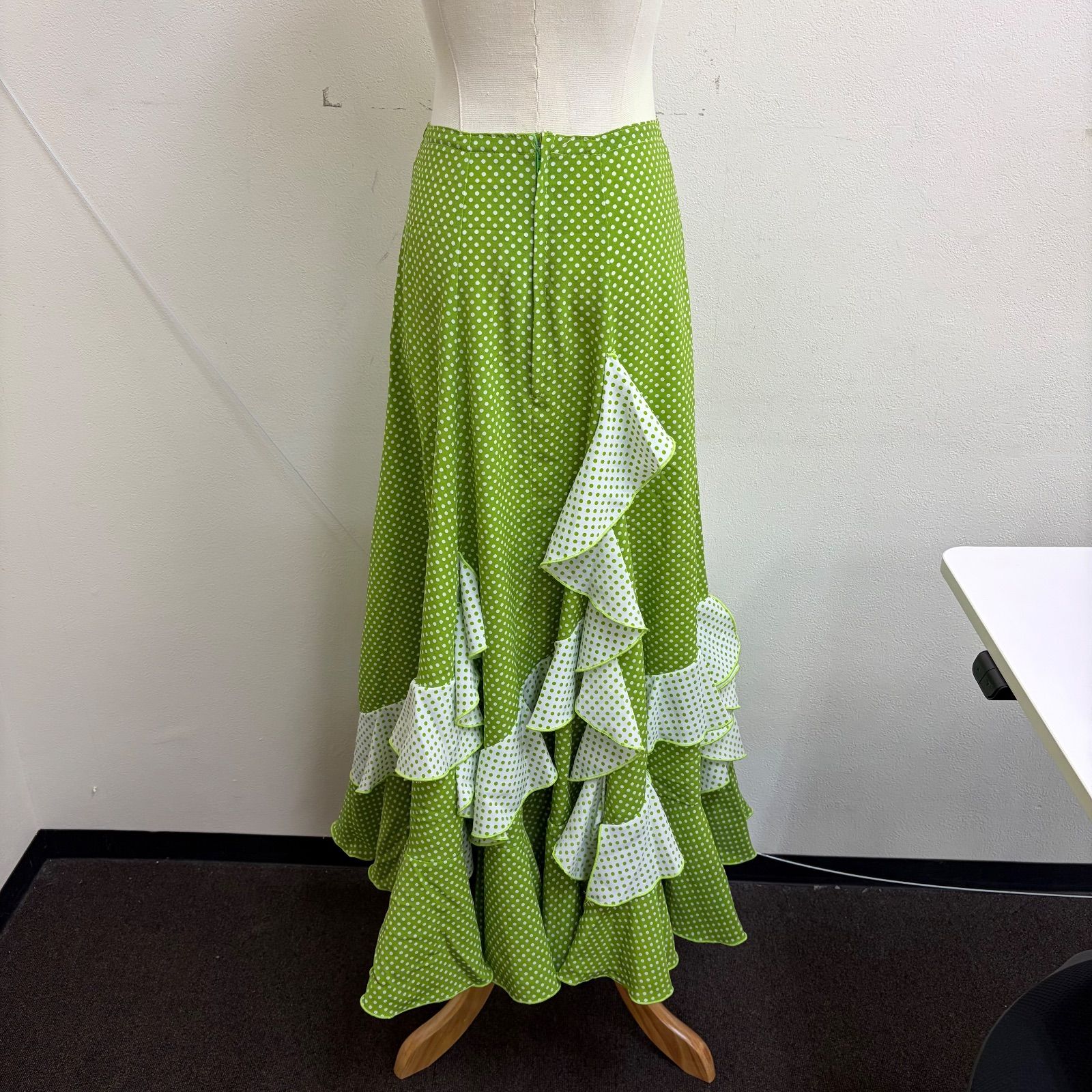 フラメンコ衣装 スカート ファルダ 黄緑 ドット フリル - メルカリ