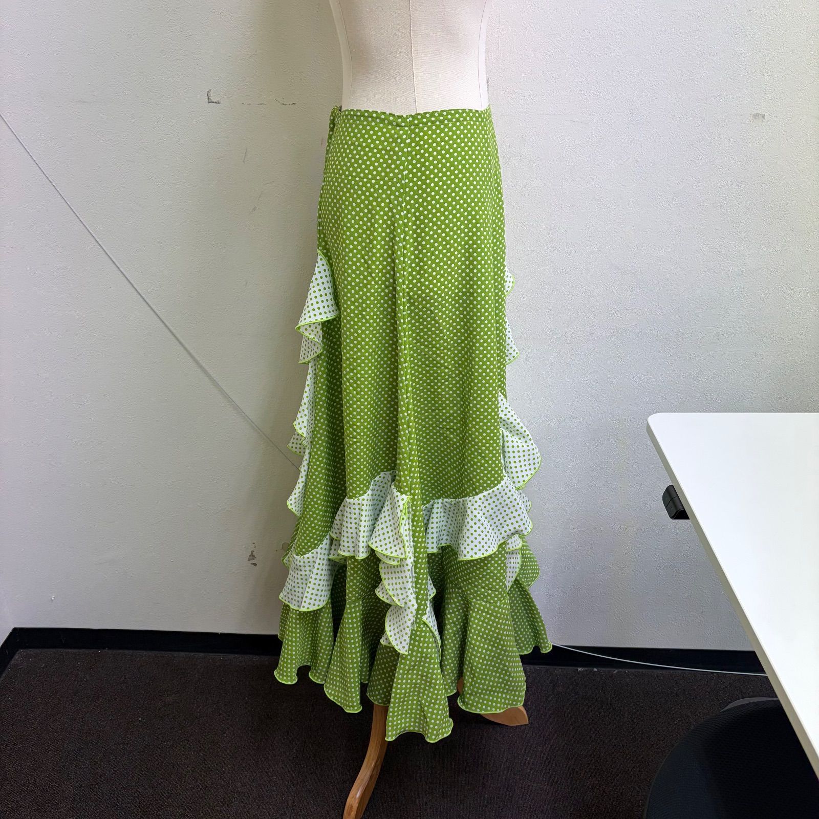 フラメンコ衣装 スカート ファルダ 黄緑 ドット フリル - メルカリ