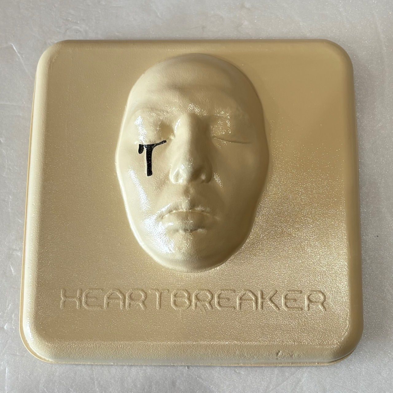 G-DRAGON / BIGBANG HEARTBREAKER 初回限定盤 CD】 - メルカリ