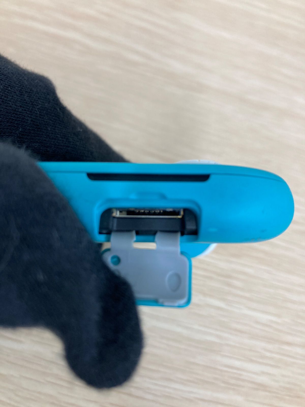 液晶半分映らない