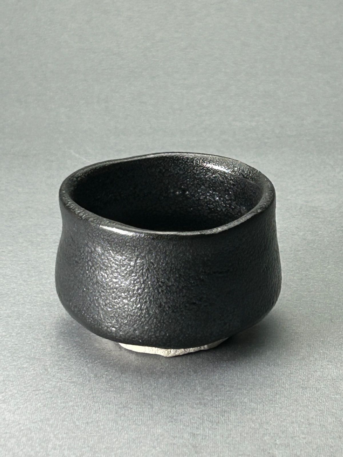 芳幽軒　加藤石春作　黒楽　菓子器　共布共箱　M　R5391 芳幽軒 加藤石春作 黒楽 菓子器 共布共箱 M R5391 - メルカリ