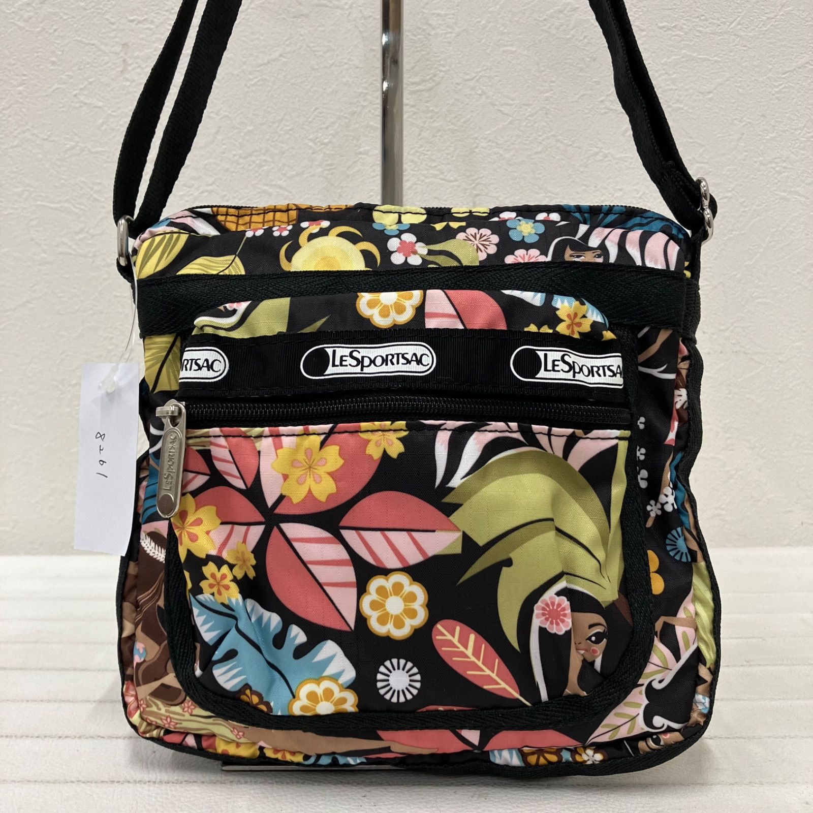 8261 LeSportsac レスポートサック ショルダーバッグ 斜めがけ 紐調節