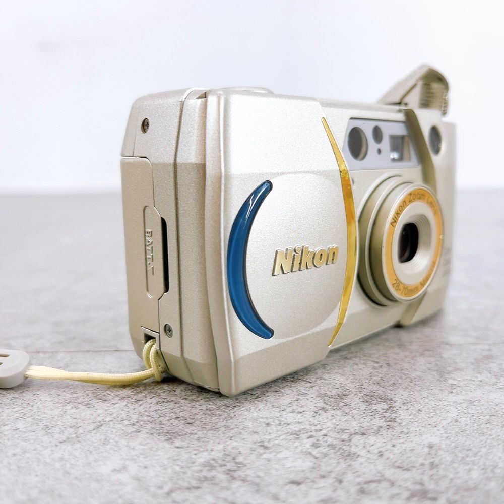 Nikon コンパクトフィルムカメラ 35mm 動作未確認 ジャンク扱い 1円