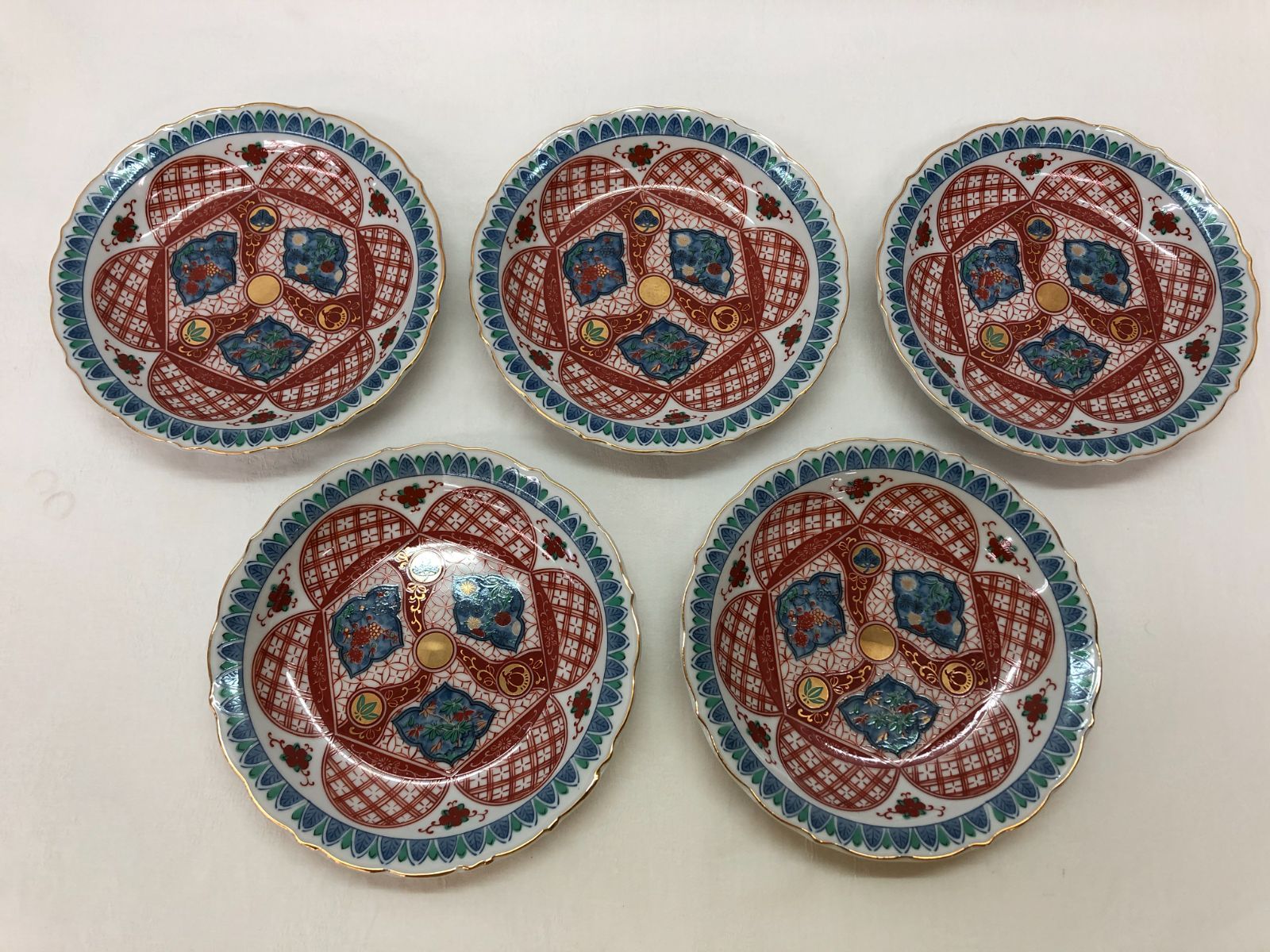 未使用保管品】大明成化年製 Mミ350 色絵染付皿 金襴朱彩 5客 - メルカリ