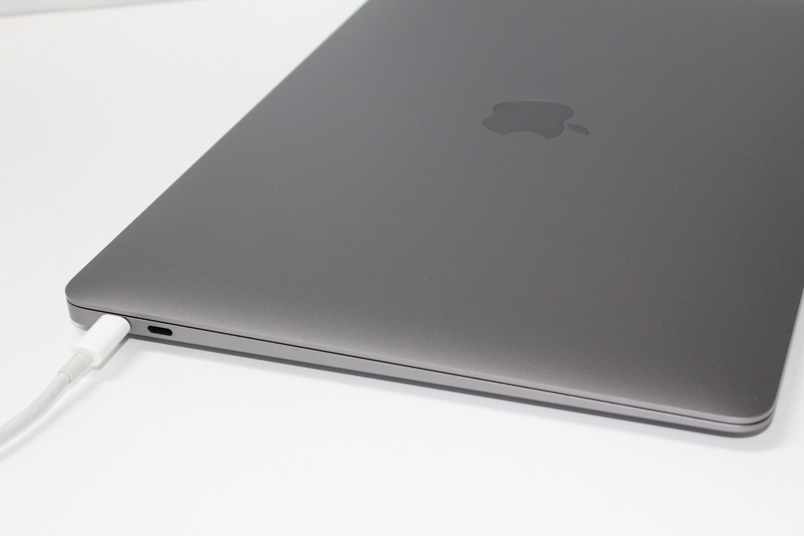 ジャンク品】MacBook Air（Retina,13インチ,2019）128GB/8GB〈MVFH2J/A